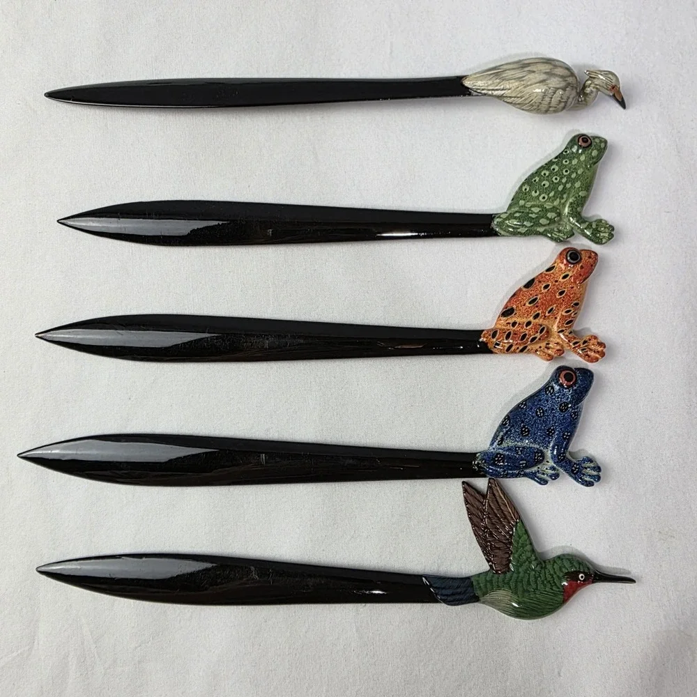 5 Animal Plastic Letter Openers 3 Frogs 1 Humming Bird 1 Crane